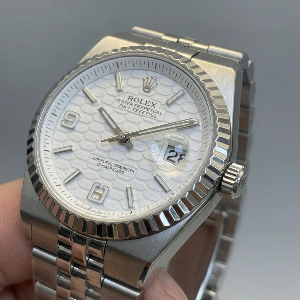 Oyster Perpetual Land-Dweller - Fond Blanc